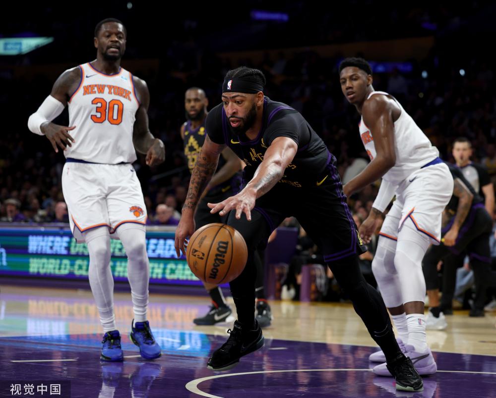 球员腾出位 球员腾出位