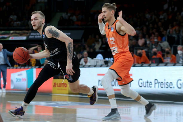 塔图姆以稳 塔图姆以稳