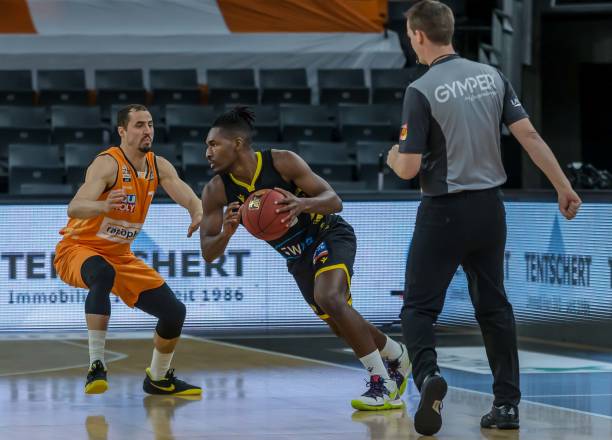 始有点紧张 始有点紧张